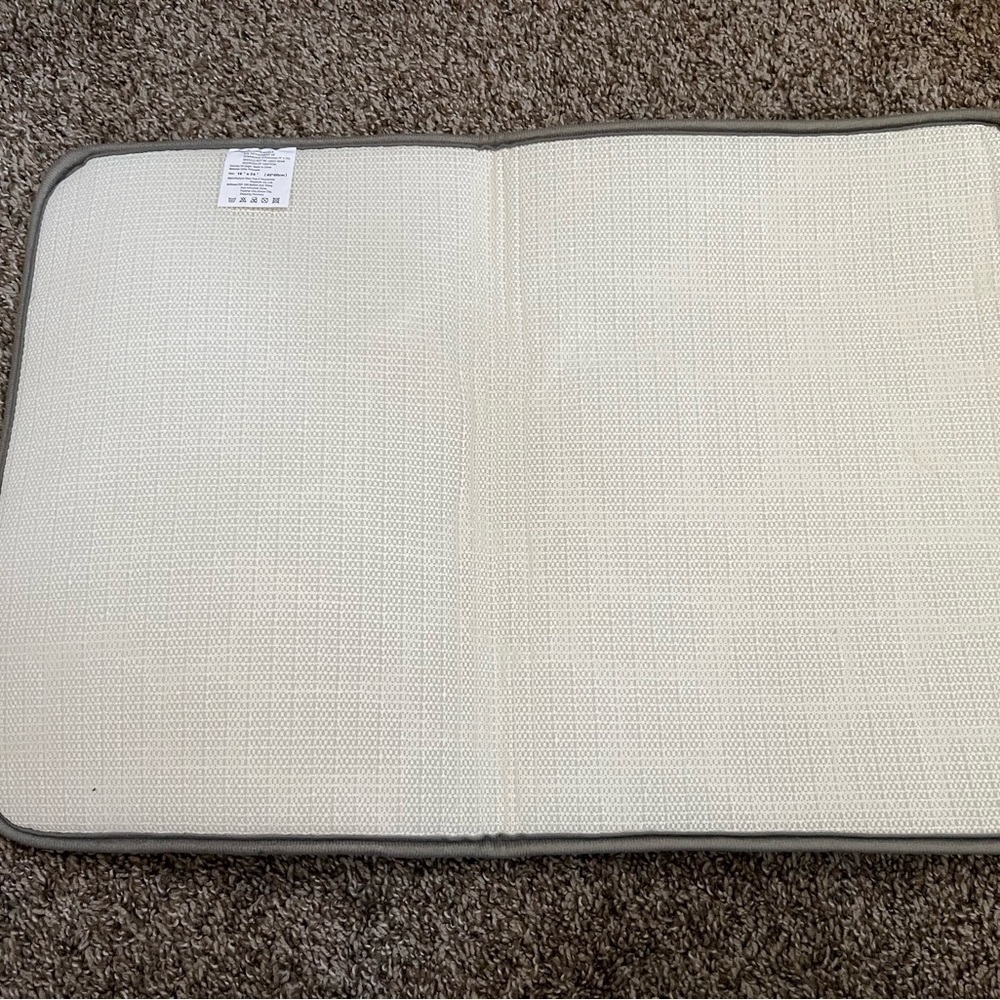 NEW BATHROOM RUG GREY COLOR - Picture 6 of 9